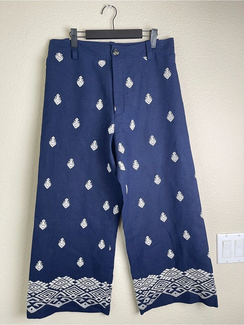 ZARA Navy Blue Wide Leg Embroidered Culottes Pants Size Large Tropical Vacation